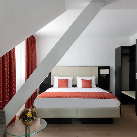 Hotel Grand Europe 4*